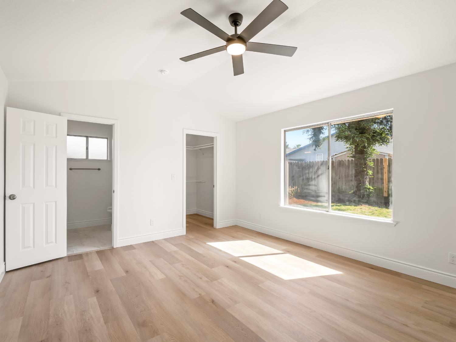 1115 W Minarets Avenue, Fresno, CA, 93650