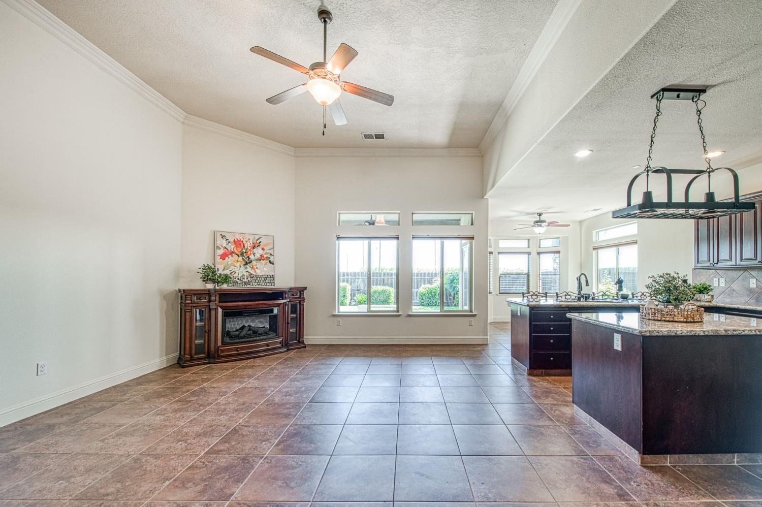 2952 25th Avenue, Kingsburg, CA, 93631