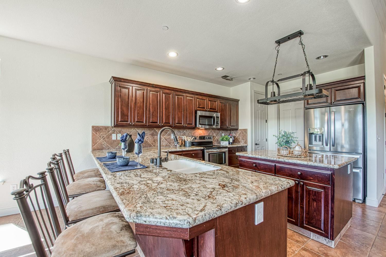 2952 25th Avenue, Kingsburg, CA, 93631