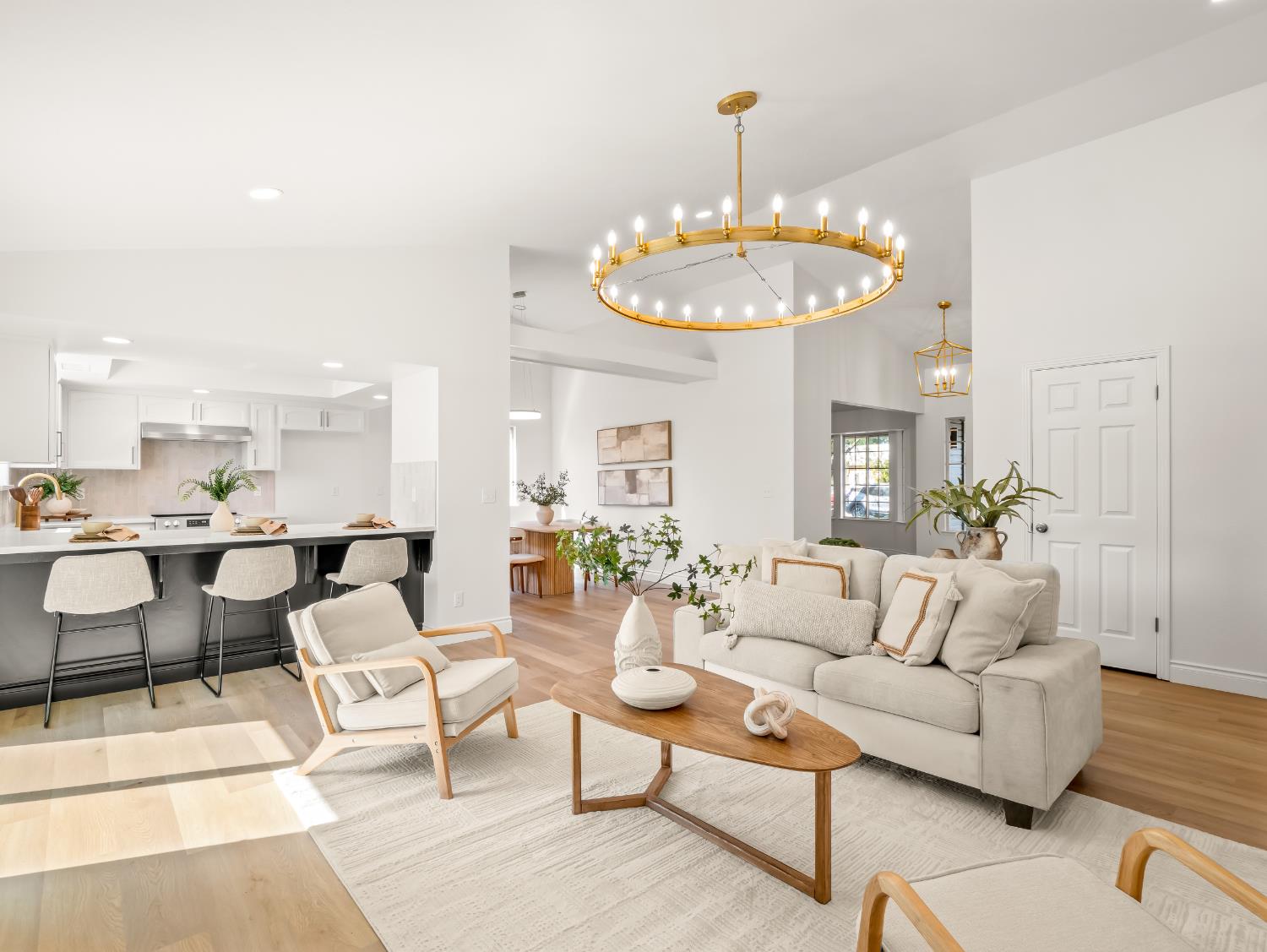 1115 W Minarets Avenue, Fresno, CA, 93650