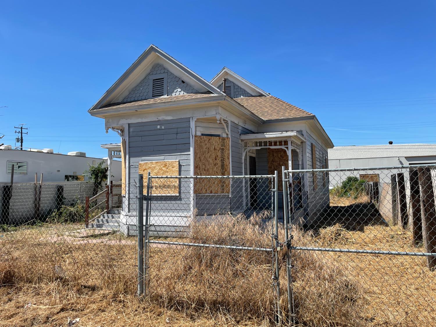 Single Family in Fresno - photo 2