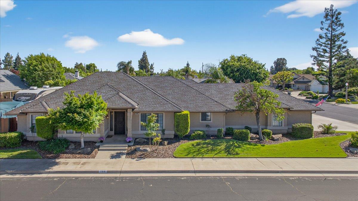 Single Family in Clovis - photo 2