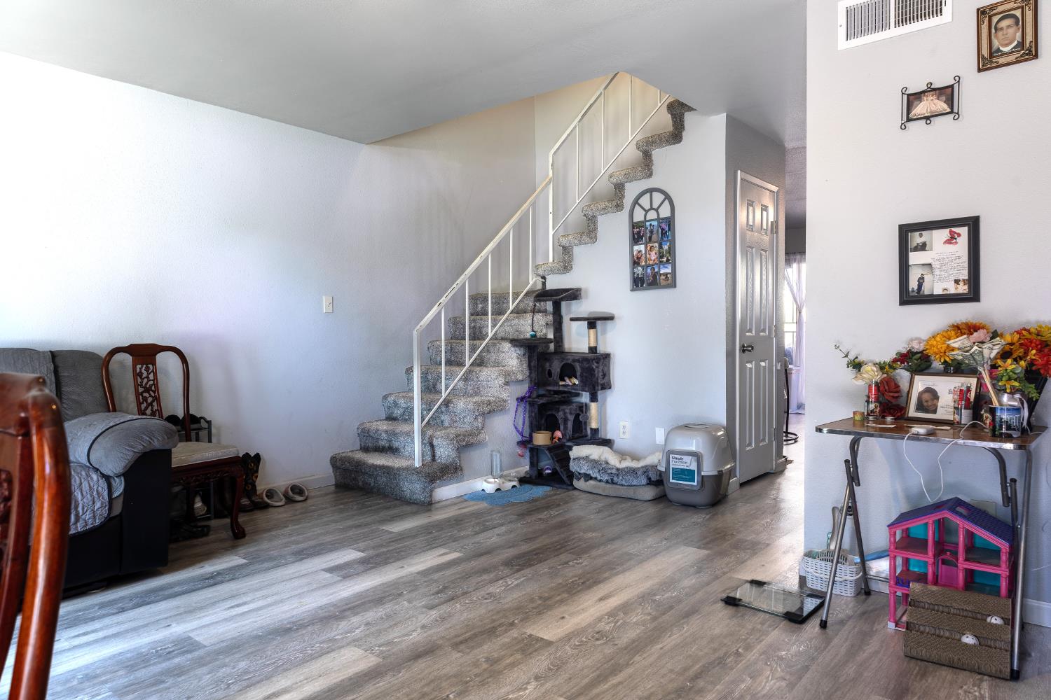 Condo in Fresno - photo 2