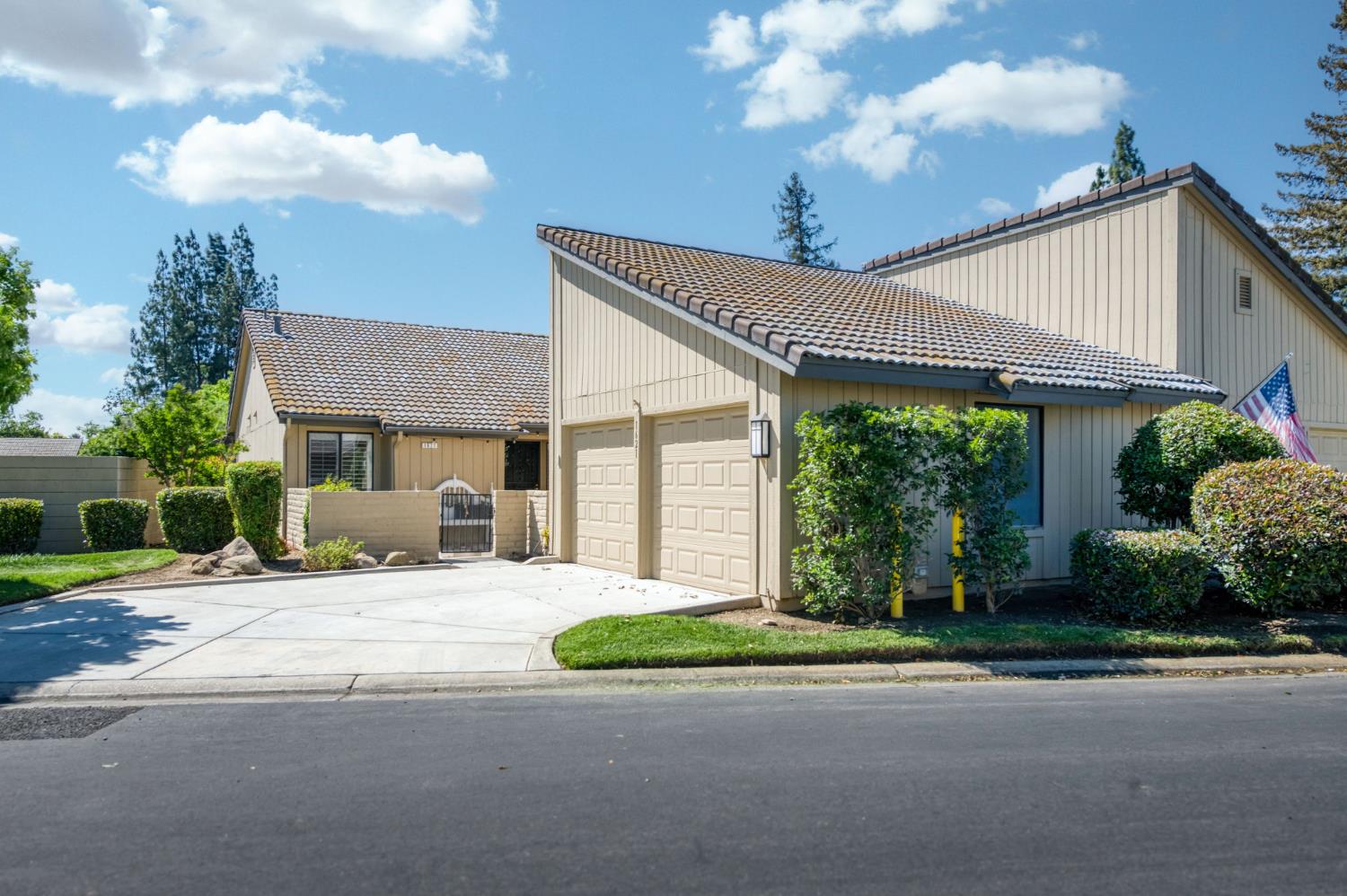 Townhouse in Clovis - photo 2
