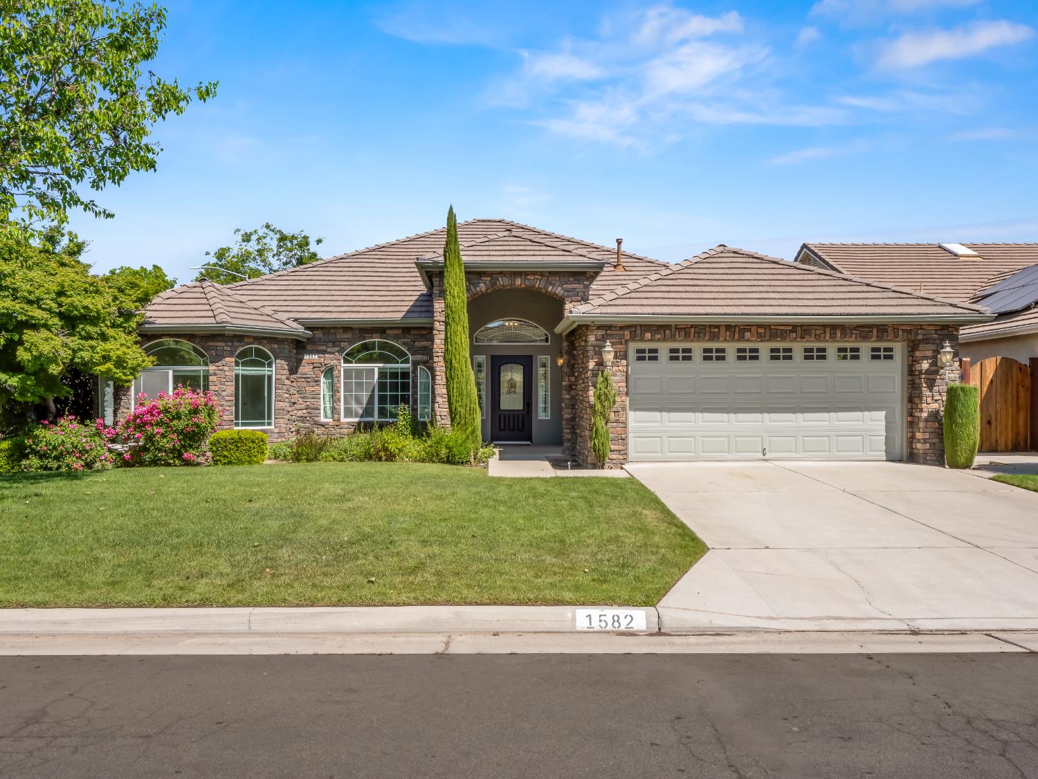 Single Family in Fresno - main photo
