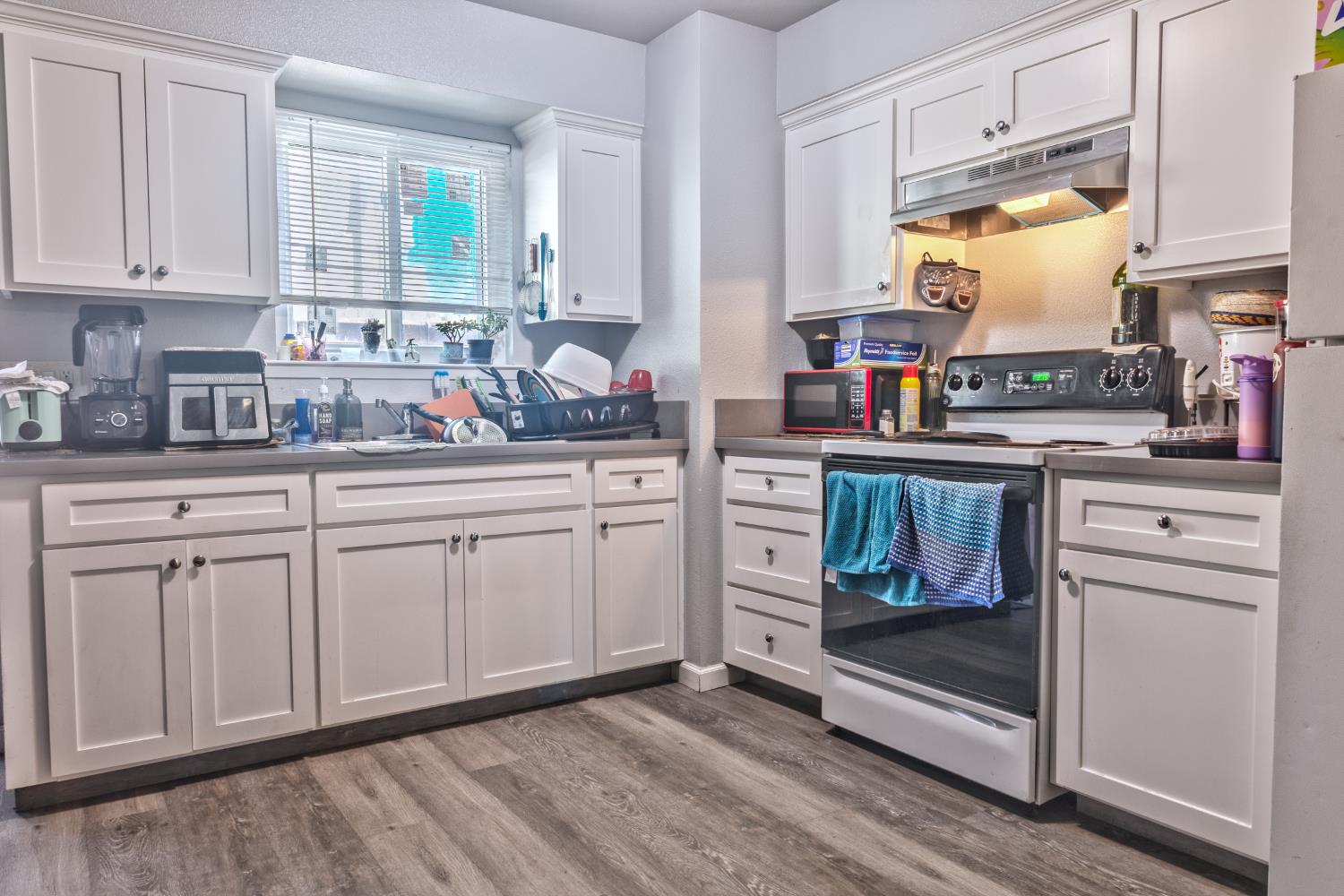 Condo in Fresno - photo 3
