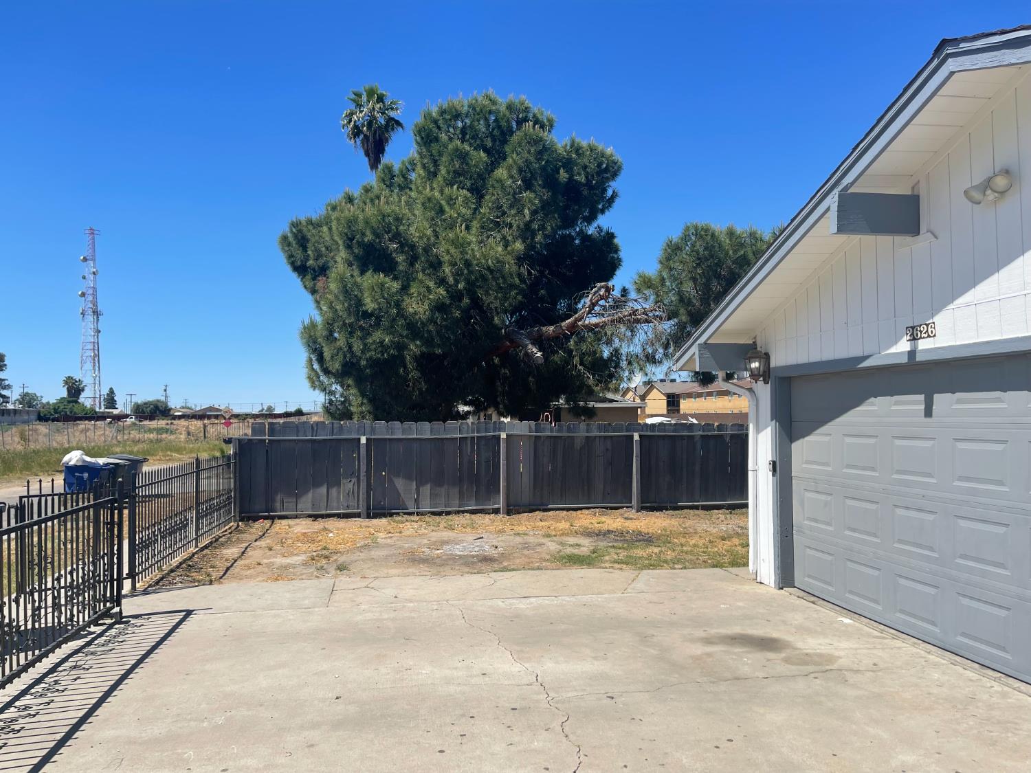 2626 W Garland Avenue, Fresno, CA, 93705