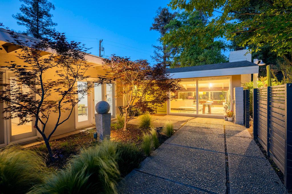 Single Family in Fresno - photo 2