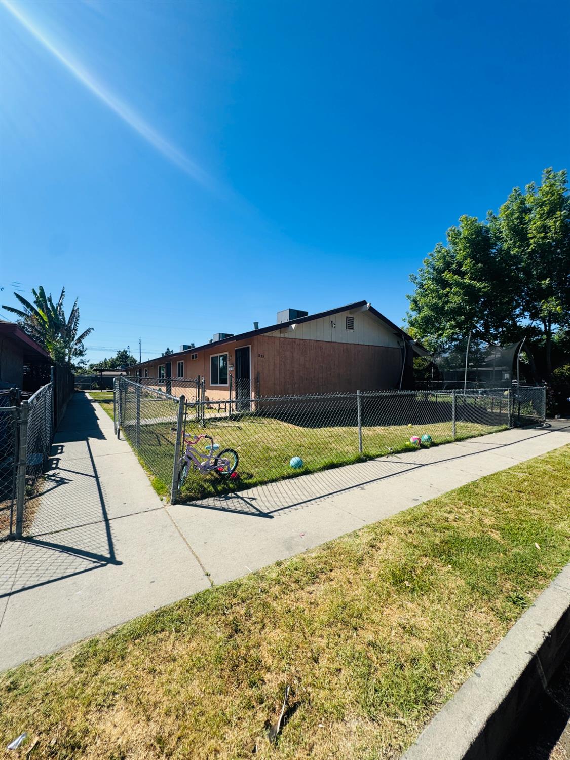 Triplex in Sanger - photo 3
