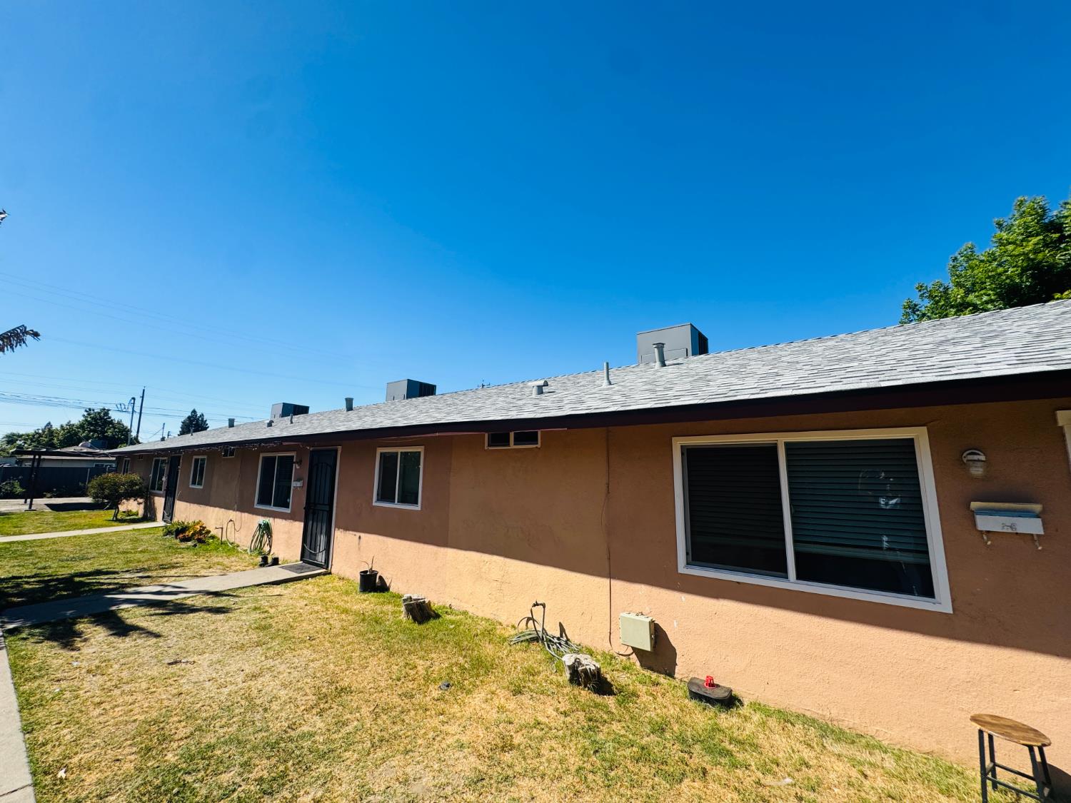 Triplex in Sanger - photo 2