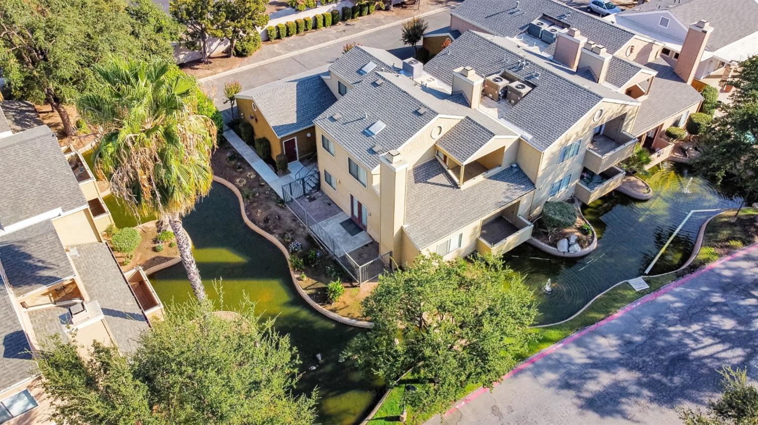 $250,000-$500,000