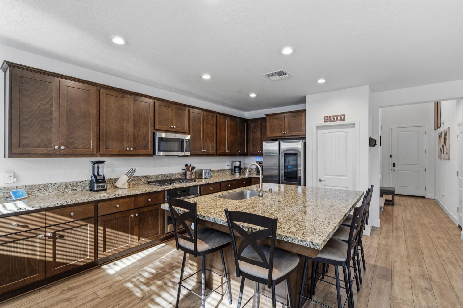 398 Atlantica Drive S, Madera, CA, 93636