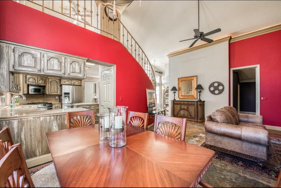 Condo in Fresno - photo 2