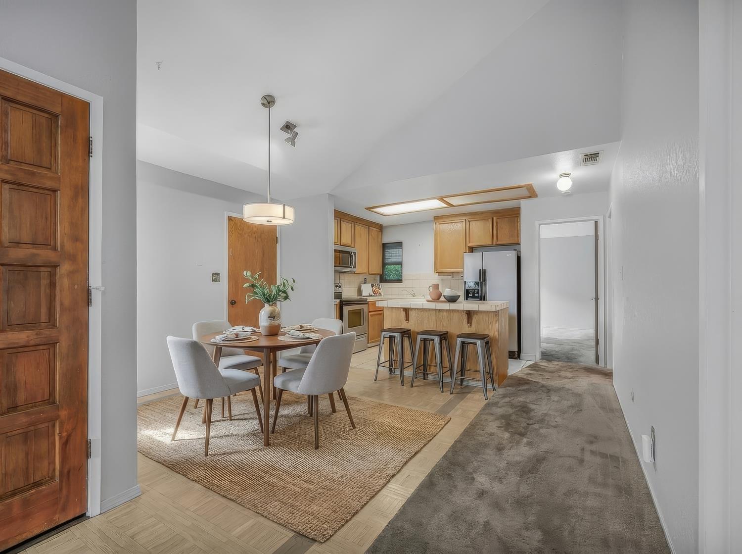 Condo in Fresno - photo 3
