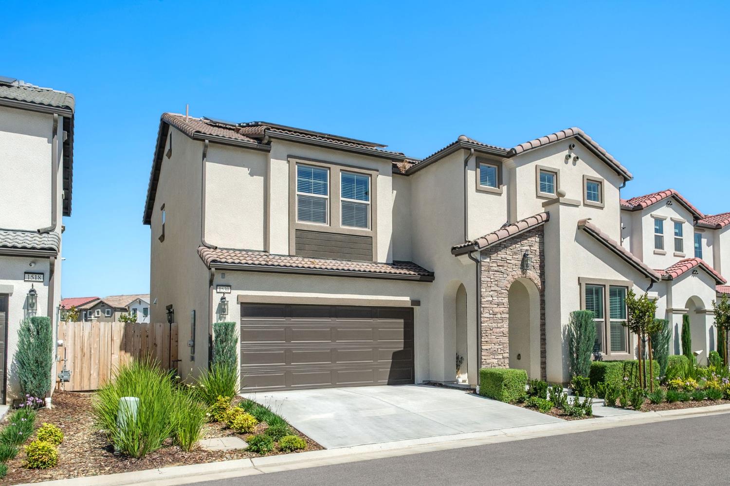 Single Family in Fresno - photo 2