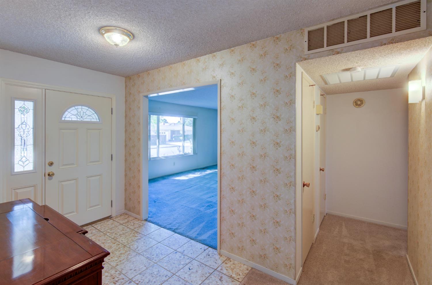 Single Family in Fresno - photo 2