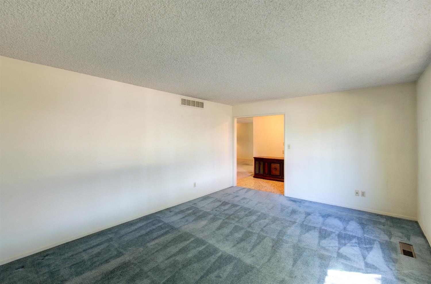 Single Family in Fresno - photo 3