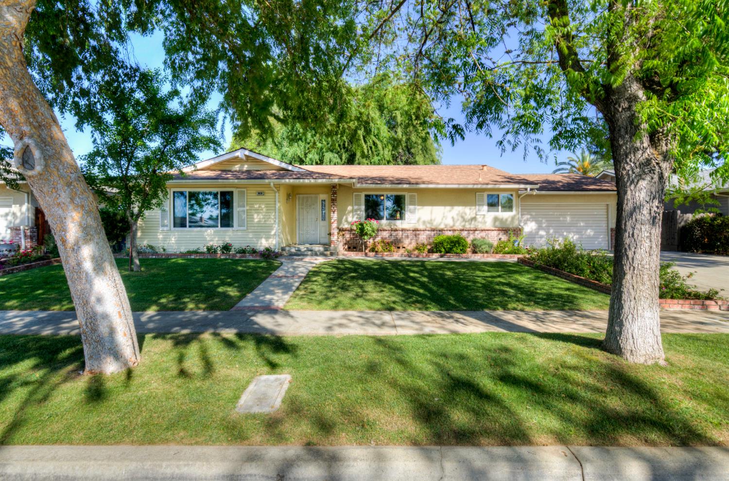 Single Family in Fresno - main photo