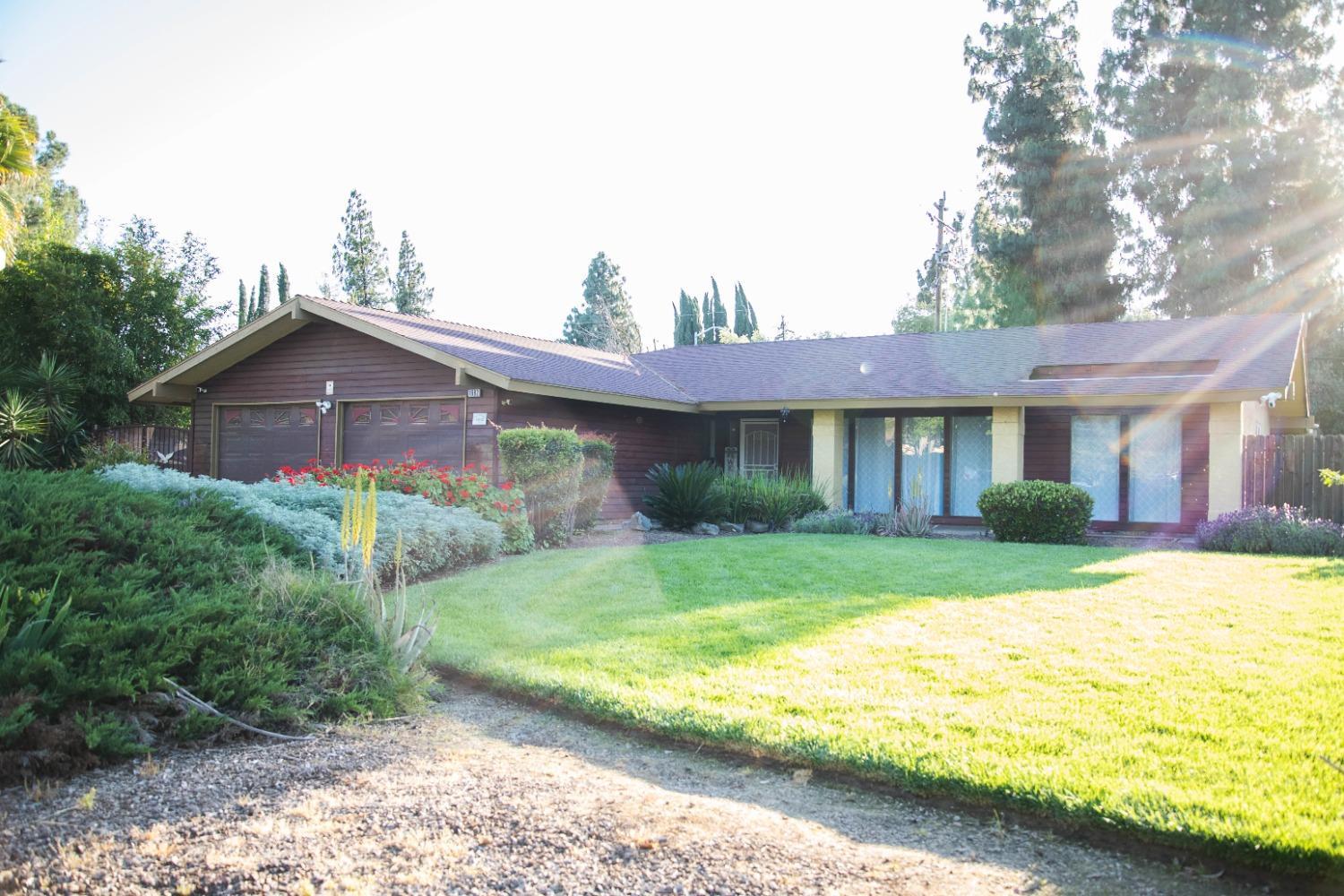Single Family in Fresno - photo 2