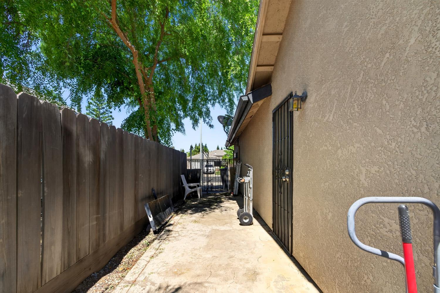 1668 Bedford Avenue, Clovis, CA, 93611