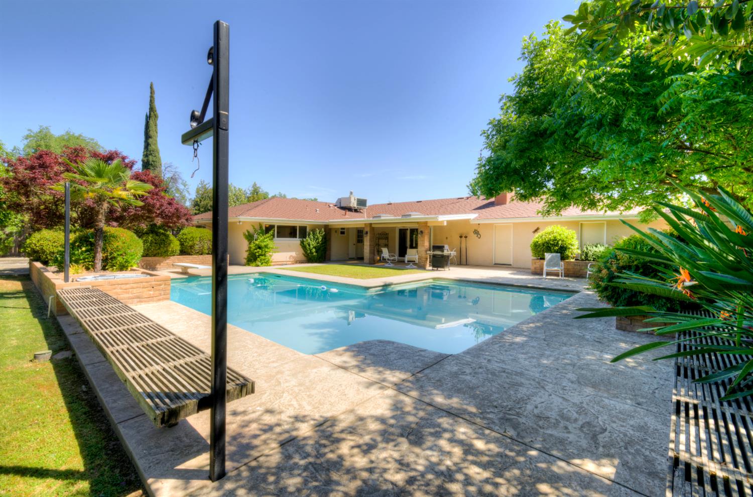 Single Family in Fresno - photo 3