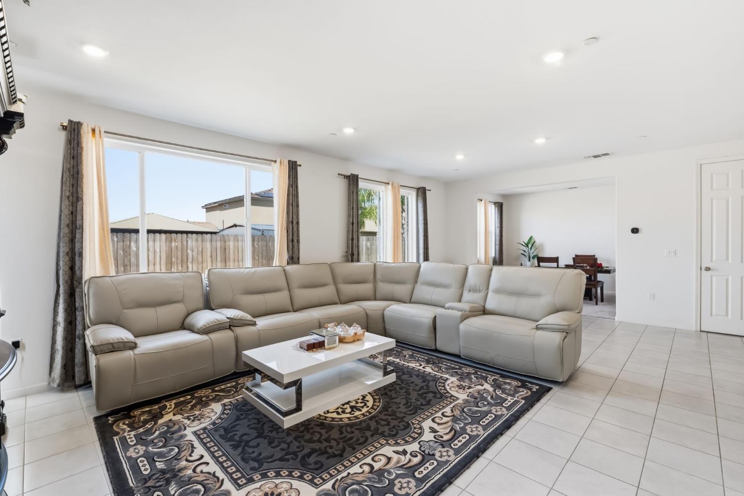 3562 E San Marino Avenue, Clovis, CA, 93619