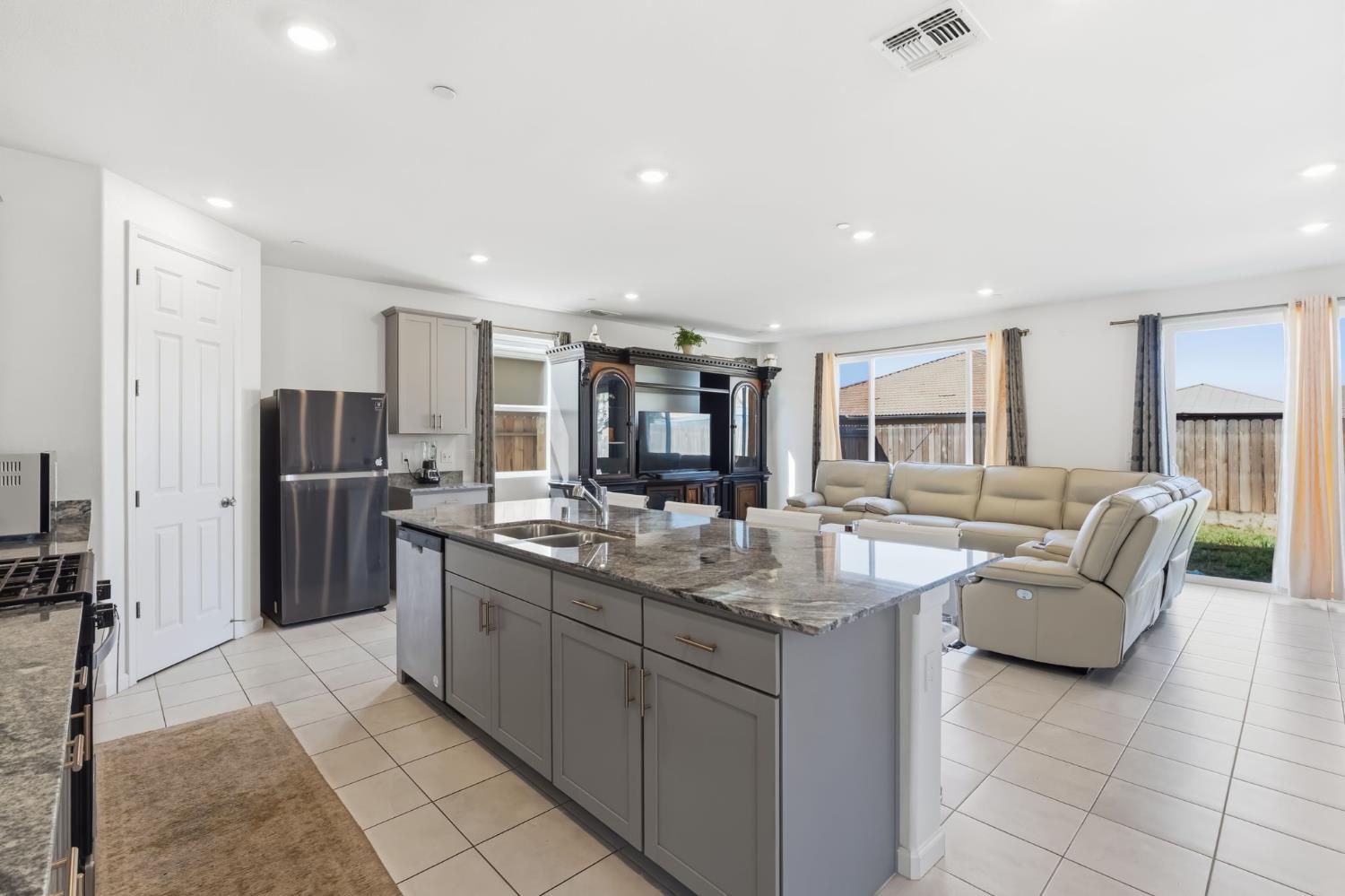 3562 E San Marino Avenue, Clovis, CA, 93619