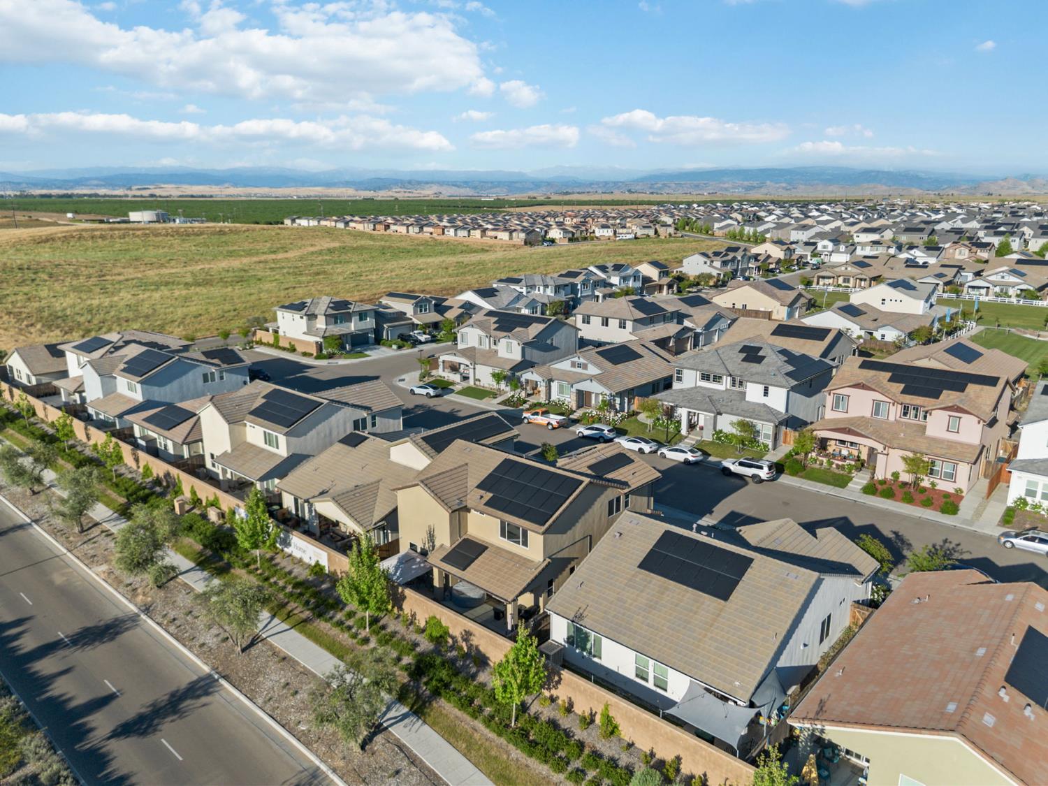 398 Atlantica Drive S, Madera, CA, 93636