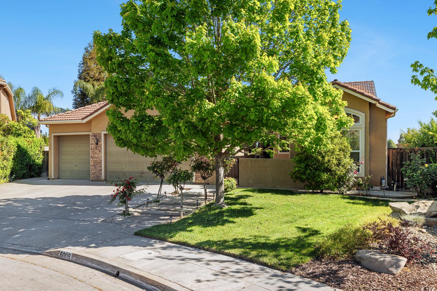 Single Family in Fresno - photo 3