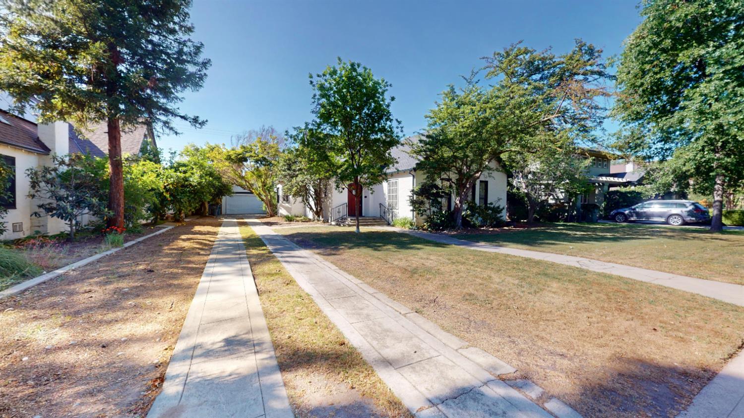 Single Family in Fresno - photo 2