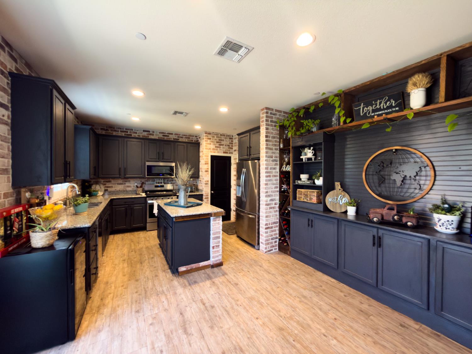 1157 S Dee Ann Avenue, Fresno, CA, 93727