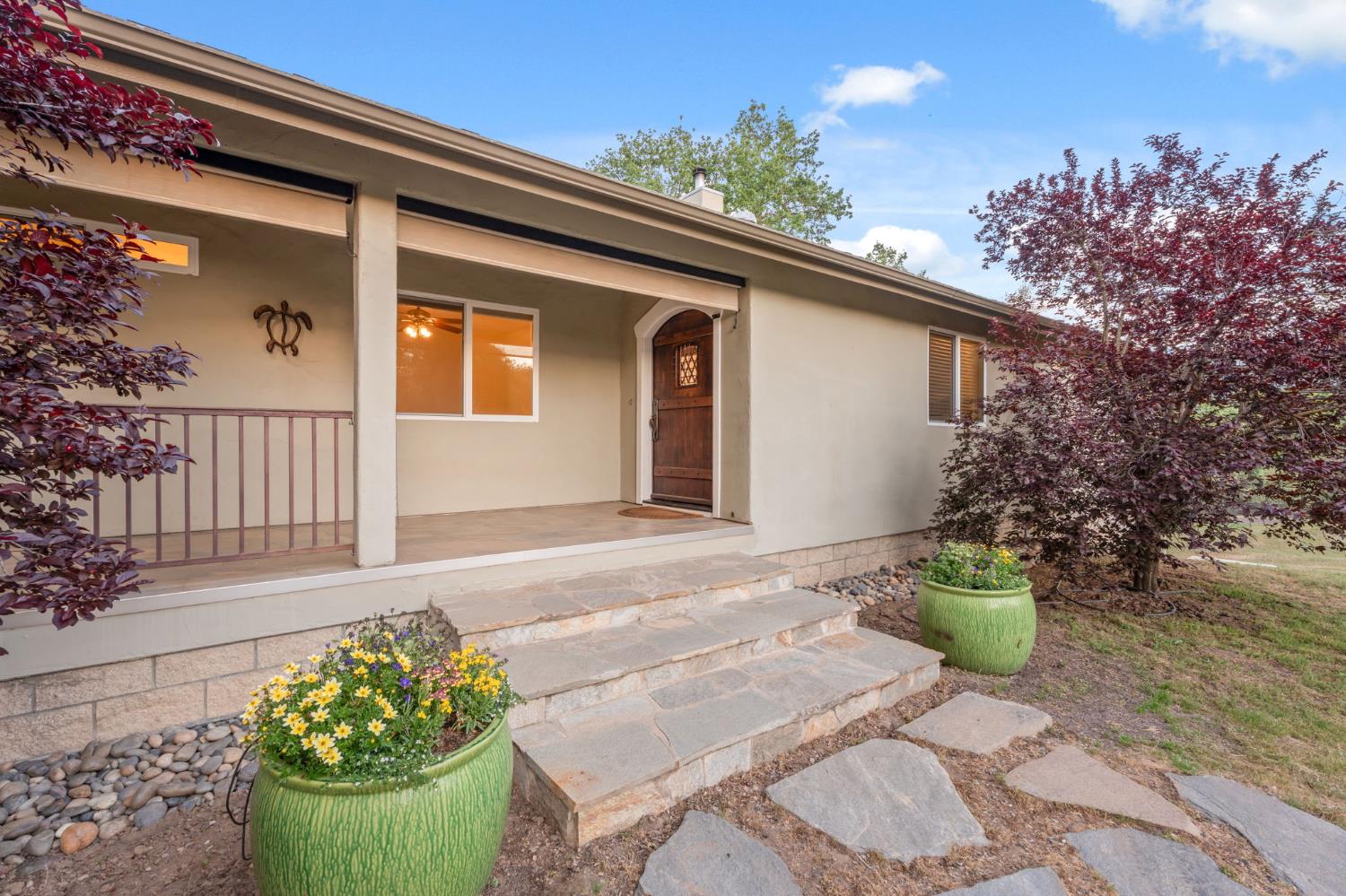 $750,000+
