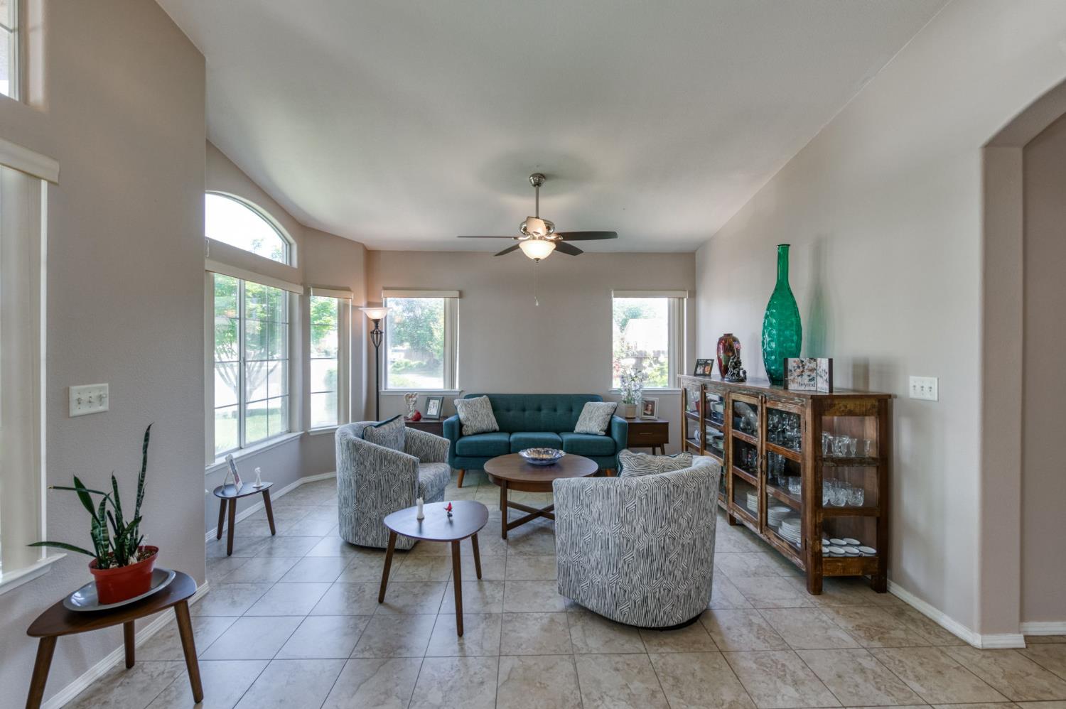 4681 W Sierra Avenue, Fresno, CA, 93722