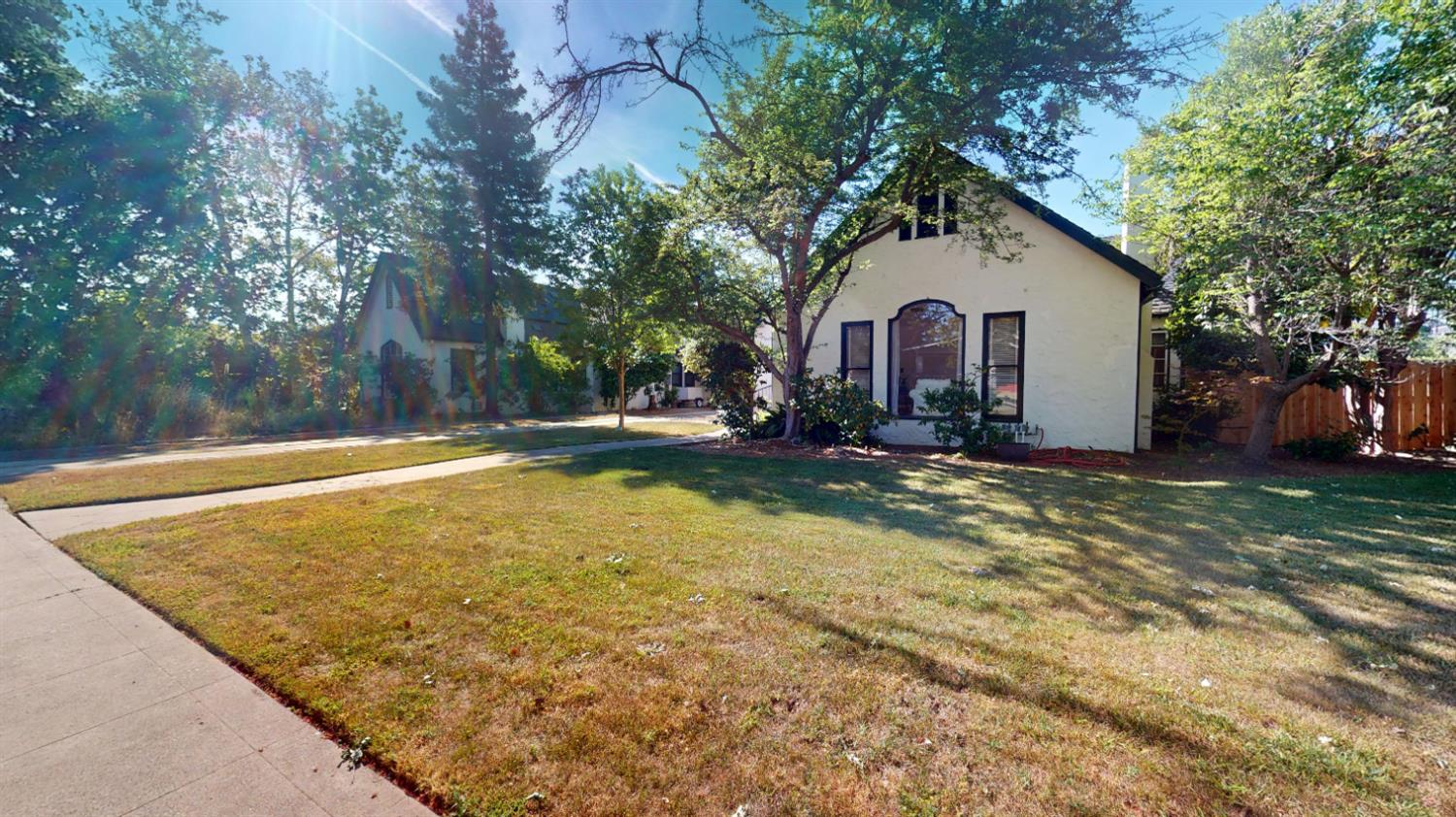 Single Family in Fresno - photo 3