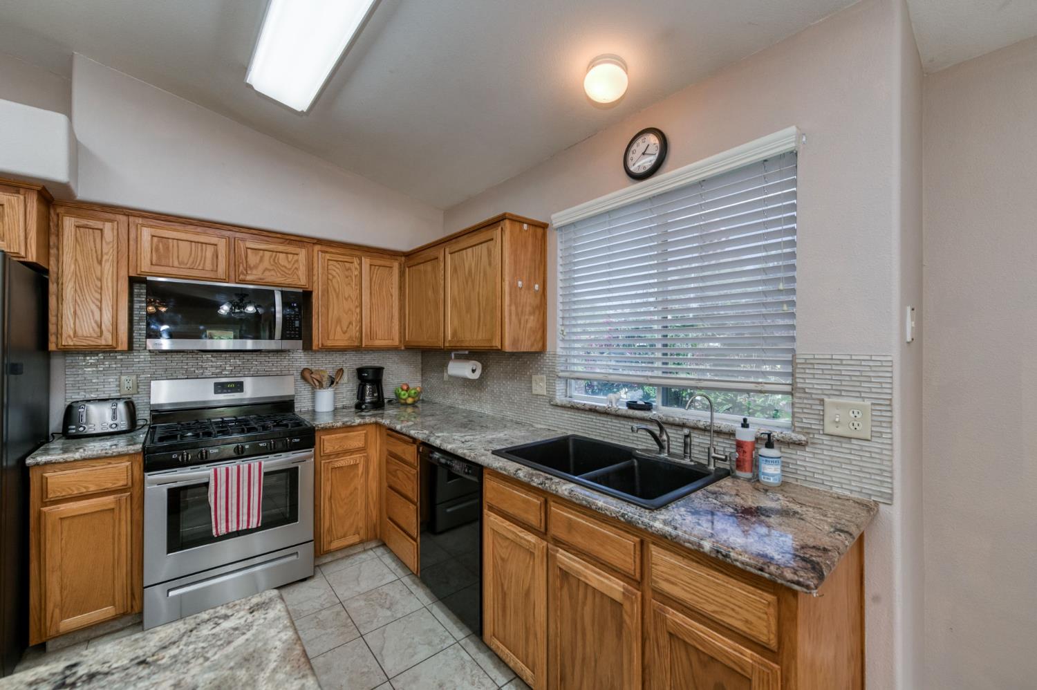 4681 W Sierra Avenue, Fresno, CA, 93722