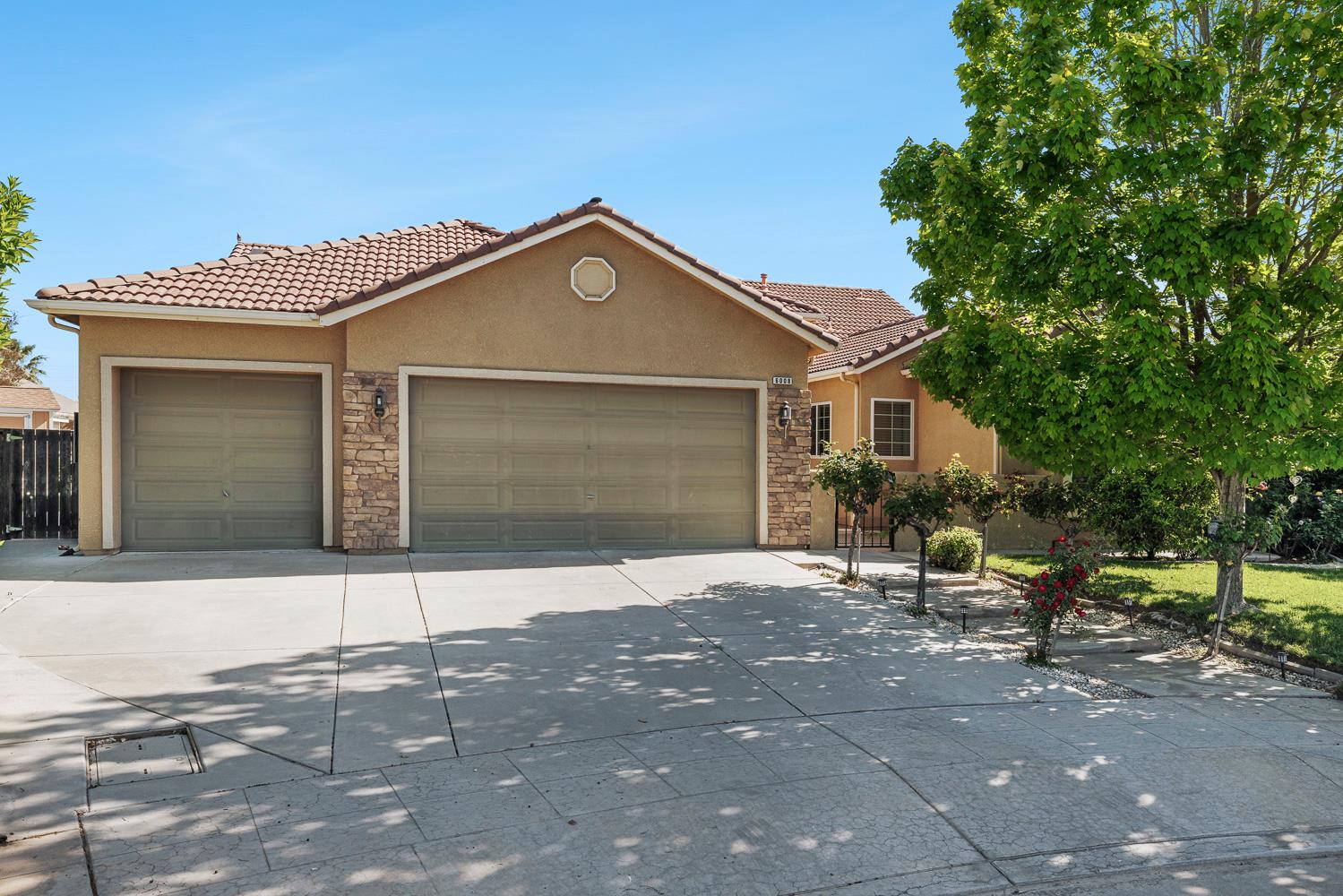 Single Family in Fresno - main photo