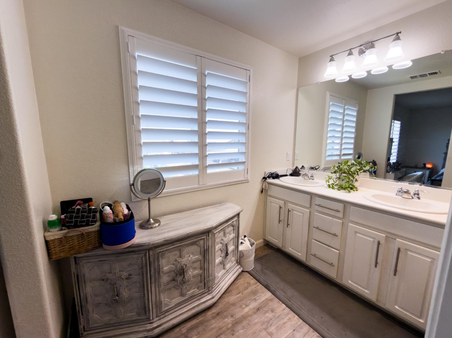 1157 S Dee Ann Avenue, Fresno, CA, 93727