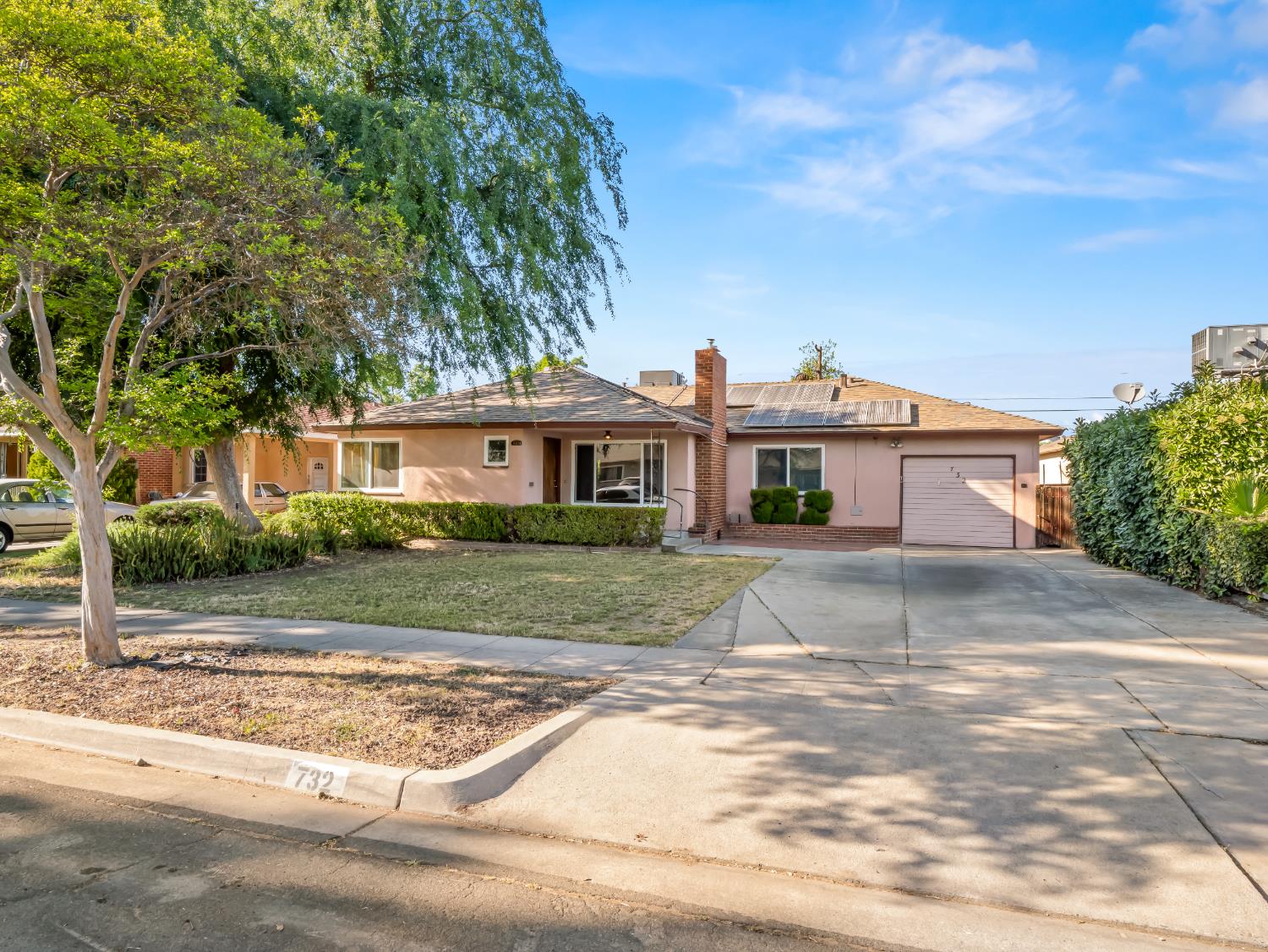 Single Family in Fresno - photo 2