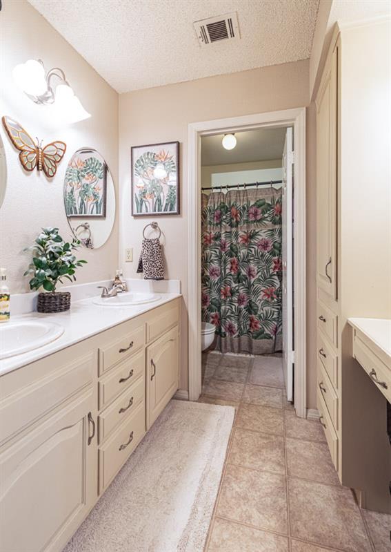 445 Quill Lane, Clovis, CA, 93612