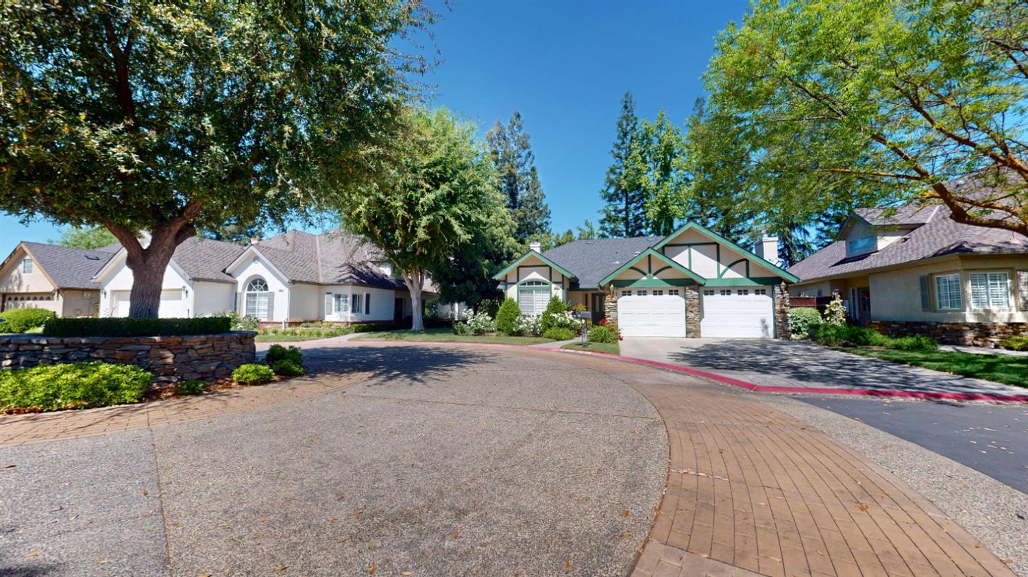 Single Family in Fresno - photo 2