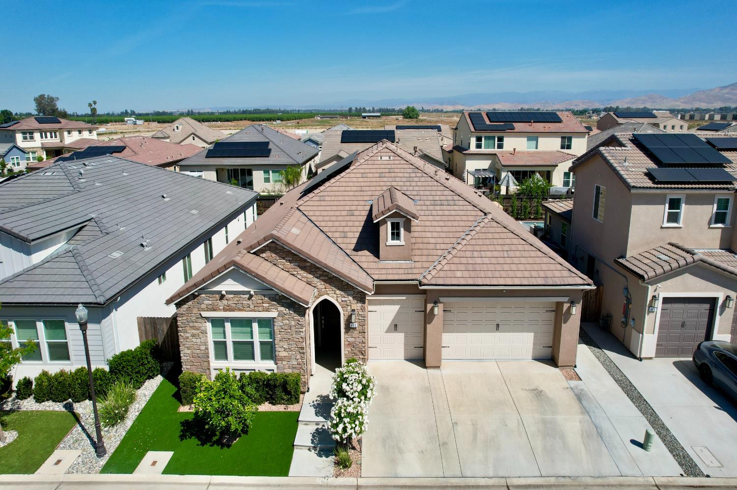 Single Family in Clovis - photo 2