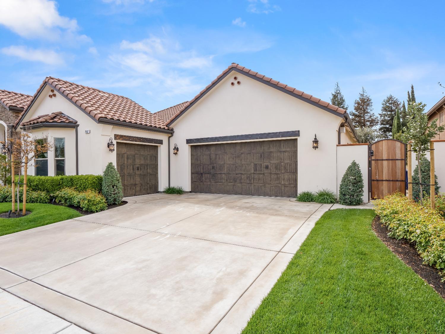 Single Family in Fresno - photo 2
