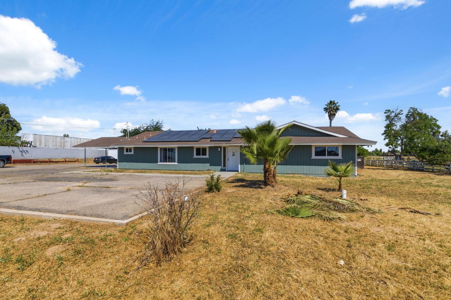 Single Family in Fresno - photo 3