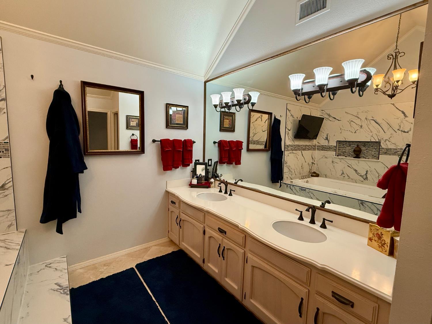 2555 W Bluff Avenue UNIT&nbsp;142, Fresno, CA, 93711