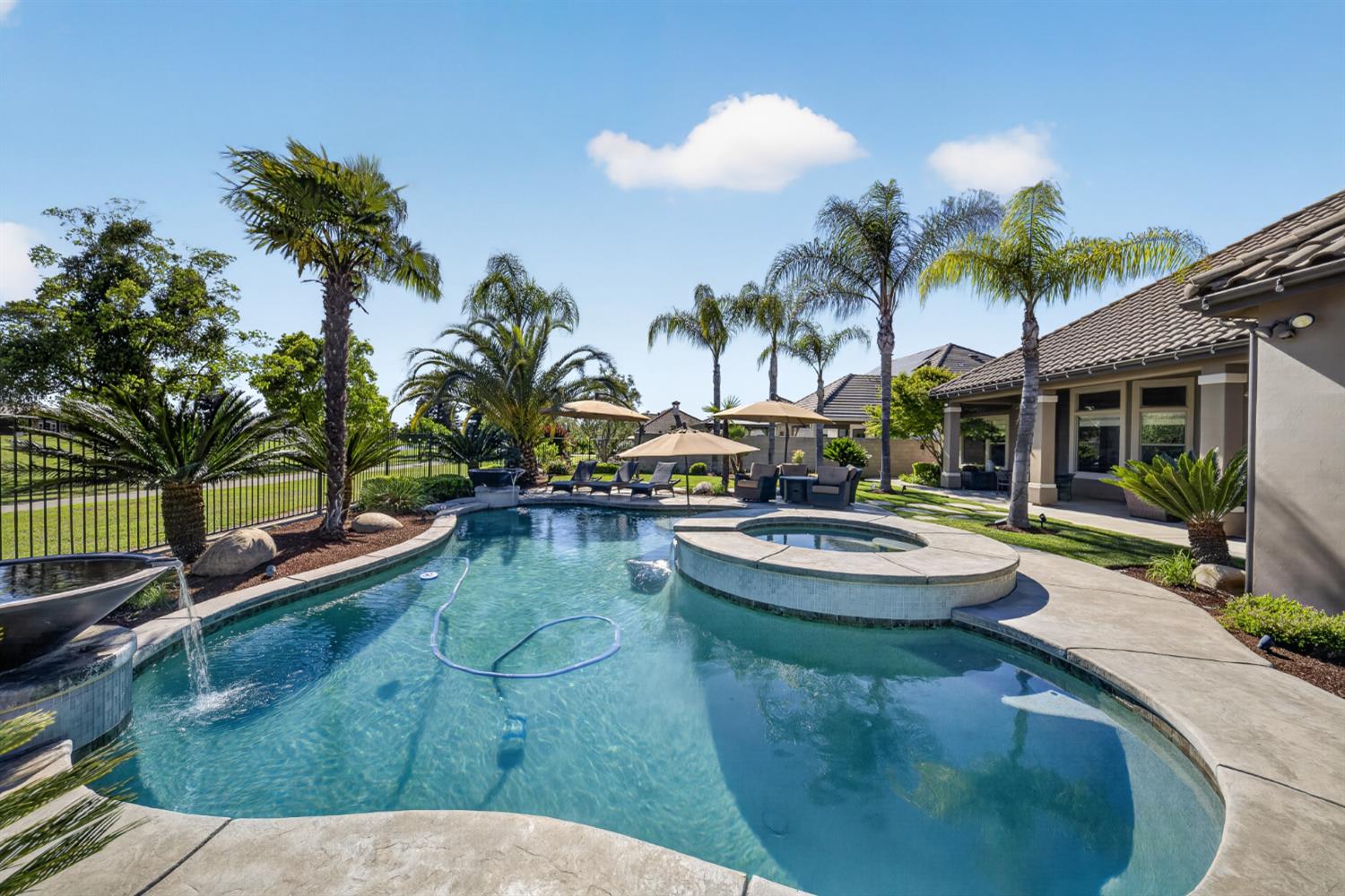 1783 E Clubhouse Drive, Fresno, CA, 93730