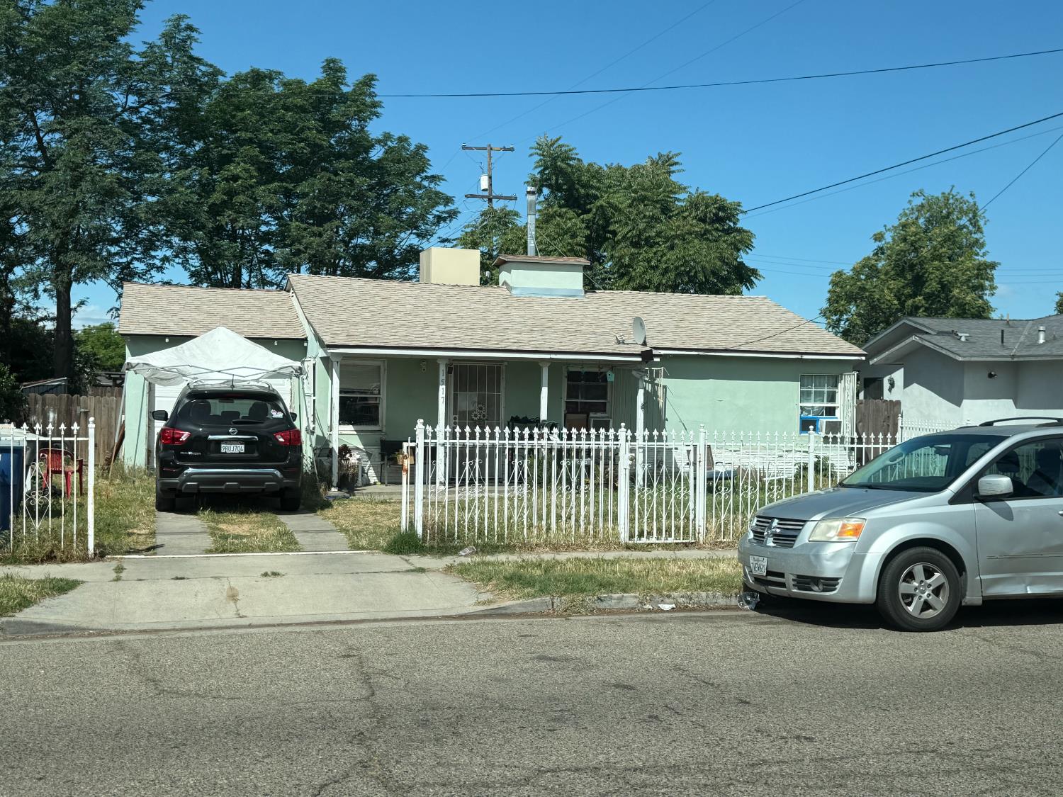 $250,000-$500,000