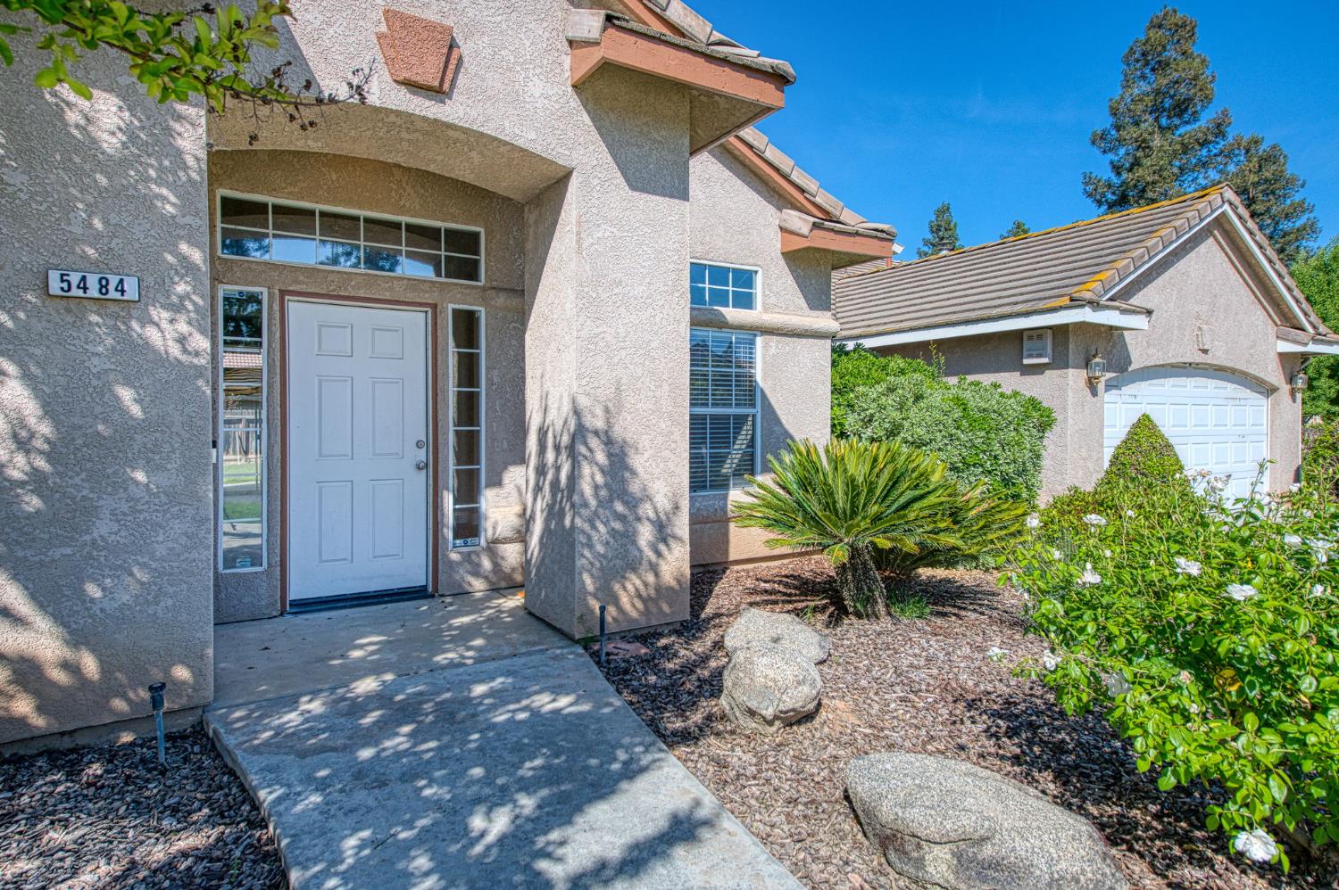 Single Family in Fresno - photo 2