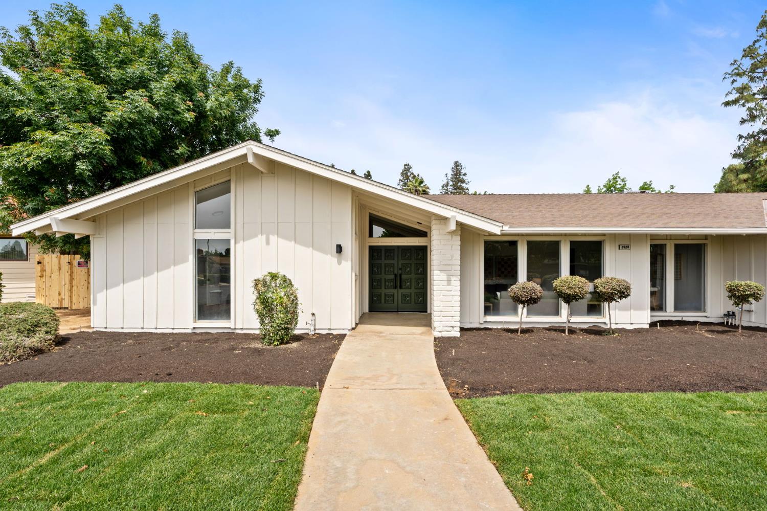 2626 W Scott Avenue, Fresno, CA, 93711