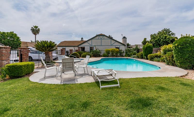 445 Quill Lane, Clovis, CA, 93612
