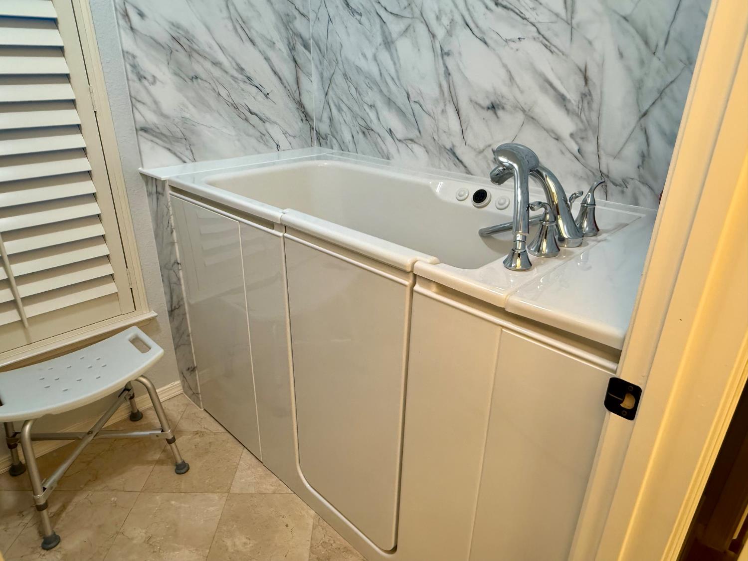 2555 W Bluff Avenue UNIT&nbsp;142, Fresno, CA, 93711